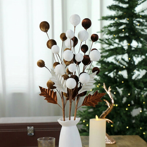 Weihnachtskugeln aus Samt mit Zweigen 1
