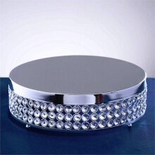 Suporte para bolo de 34 cm (13,5") em metal prateado com detalhes em contas.