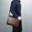 Τσάντα Crossbody Premiums από Δερμάτινη Υφή για Άνδρες, Ελαφριά Τσάντα Ώμου με 6