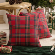 Weihnachtliche Dekokissenbezüge im schottischen Tartan-Stil aus Polyester für die festliche Dekoration im Landhausstil