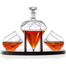 Whiskykaraffe in Diamantform mit 2 Gläsern und Mahagoni-Halter – 750 ml, geeignet für Scotch, Rum, Bourbon, Wodka und Tequila