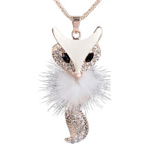Collana lunga da donna con ciondolo a forma di volpe in pelliccia sintetica e strass.