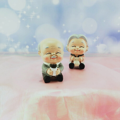 Oma-figuurtje als taarttopper 3x4x6,3 cm 1