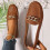 Γυναικεία φλατ παπούτσια Comfort Flats με αντιολισθητική σόλα και χρυσή αλυσίδα, 3