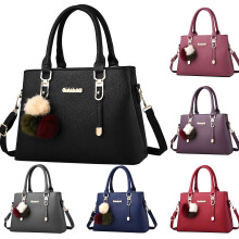 Sac à main femme en cuir, bandoulière, sac fourre-tout pour le travail et le shopping, avec pendentif en peluche noir