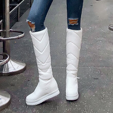Bottes de neige mi-mollet pour femmes FAMTKT, chaudes, à semelle épaisse intérieure, talon plat rehaussant, en velours épais.
