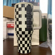 Buidéal Uisce Cruach Dhosmálta Inslithe 32oz & 40oz le Tuí Fillte, Láimhseáil – Sceitheadh-dhíonach, Sealbhóir Cupáin Cairdiúil, Bonn