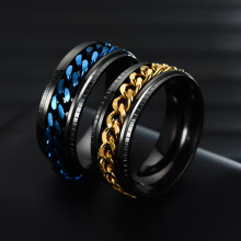 Anel masculino simples, polido e elegante, com corrente giratória embutida, ideal para festas.