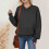 Maglione da donna a coste con scollo a V e intaglio 2