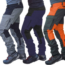 Herrenmode, farblich abgesetzte, sportliche Cargohose mit vielen Taschen, lange Arbeitshose