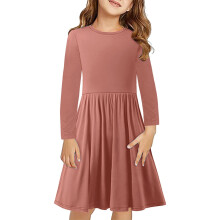 Langärmeliges, schlichtes Swingkleid