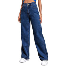 Calça jeans feminina de perna larga, cintura alta e tecido elástico.