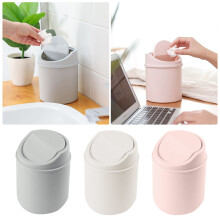 Mini poubelle de bureau Ă couvercle basculant 16 x 12,5 cm en plastique
