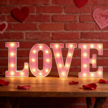 Décoration lumineuse LED LOVE pour la Saint-Valentin