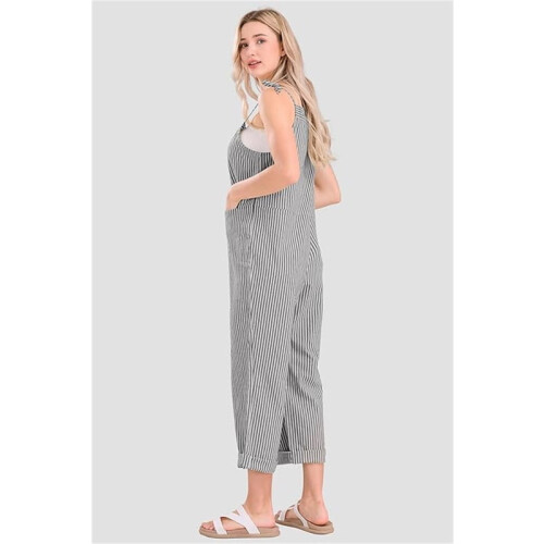 Macacão feminino casual listrado e descontraído 2