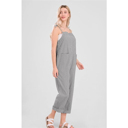 Macacão feminino casual listrado e descontraído 1