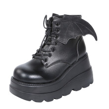 Schwarze Gothic-Plateau-Ankle-Boots für Damen mit Fledermausflügel-Schnallen, Blockabsatz, runder Zehenpartie und Reißverschluss – passend zum