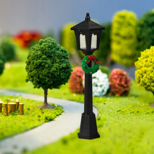 Kit de 4 peças para casa de bonecas em miniatura, sem marca, com árvore de Natal e luzes de rua. 2