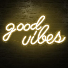 Neónový nápis Good Vibes 16,1 x 8,3 palca USB LED nástenná dekorácia