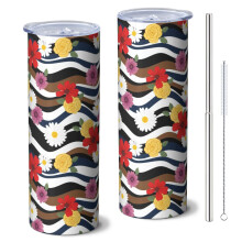 Gobelet isotherme fin de 590 ml avec couvercle et paille