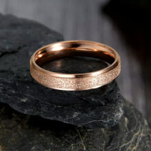 Anillo de boda de acero inoxidable para hombre y mujer, con banda esmerilada en oro rosa/plata de 4 mm, tallas 5-10.