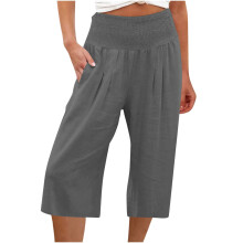 Sommerliche Caprihosen für Damen in großen Größen – lockere, weite Hosen mit hohem Bund und geradem Bein für den Sommer.