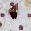 Set di corsage e boutonnière bordeaux (2 pezzi) 8