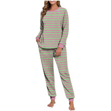 Completo pigiama invernale da donna in doppio pile stampato, maglia a maniche lunghe raglan con scollo rotondo e polsini e pantaloni lunghi con