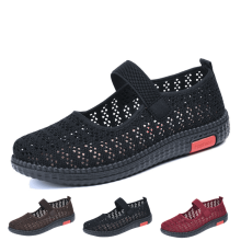 Tênis feminino slip-on em mesh respirável – antiderrapante, com biqueira larga, amortecimento e leve – ideal para trabalhar em pé e correr.
