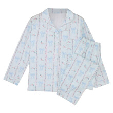 Conjunto de pijama feminino para o Dia dos Namorados, com calça e blusa de manga comprida com botões.
