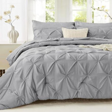 7-delige dekbedset voor queensize bed met plooien, lichtgrijs, geschikt voor alle seizoenen.