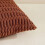 Housse de coussin en velours côtelé rouille 30 x 60 cm 4