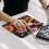 Stoff mit Blumenmuster und Gummibasis 7
