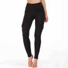 QLEICOM női magas derekú jóga capri leggings több zsebbel, hastámasztó, gyorsan száradó, rugalmas sportnadrág – fekete XL