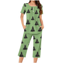Kerstpyjama voor dames met cartoonprint, korte mouwen, capribroek, 2-delige pyjamaset, zachte en comfortabele nachtkleding met knoopsluiting in de