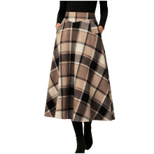Jupe midi à carreaux pour femme, détail boutonné, coupe évasée décontractée, style vintage, taille haute, longueur trapèze, avec poches