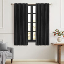 Sorte fløyelsgardiner 132 x 232 cm, stanglomme og bakre flik, sett