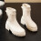 Botas de chuva femininas impermeáveis de cano curto e antiderrapantes. 5