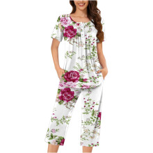 Dame sommer nattøjssæt med blomsterprint, henley-print - korte ærmer, top med knapper og capribukser med sidelommer, strækbart pyjamassæt,