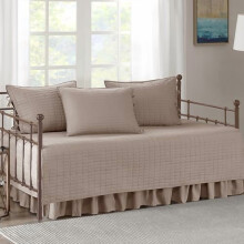 Housse de lit de jour - Matelassage double face luxueux, literie confortable toutes saisons avec jupe de lit et taies d'oreiller assorties, Kienna