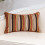 Housse de coussin en velours à rayures orange 50 x 50 cm 1