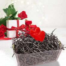 Valentine's Day shredded paper filler 100g