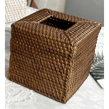Tissueboxhoes van rotan met scharnierend deksel