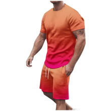Conjunto masculino de duas peças, composto por camiseta de gola redonda estampada, blusa de manga curta e shorts, com bolsos. Ideal para o verão.