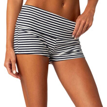 Shorts femininos listrados de cintura baixa, com barra dobrável, modelo skinny e elástico, ideais para pijamas de verão casuais.