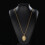 Colar com pingente da Virgem Maria de Guadalupe em ouro 4