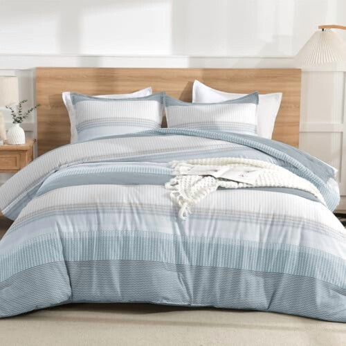 Hellblau gestreiftes Bettwäscheset (Queen-Size) 1