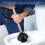 Robuster Gummi-Toilettenpömpel mit Holzgriff 3