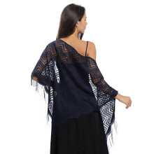 Xale triangular feminino de renda, ideal para noivas, com franjas florais e leve, perfeito para vestidos de festa.