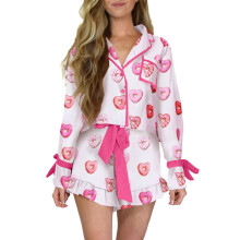 (L, Pink Mom) Conjunto de pijama e laço.